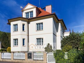 Prodej vily se třemi bytovými jednotkami, pozemek 898 m2, Ústí nad Labem, Všebořice, Slunná
